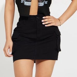 FASHION NOVA HIGH WAIST CARGO MINI SKIRT - BLACK